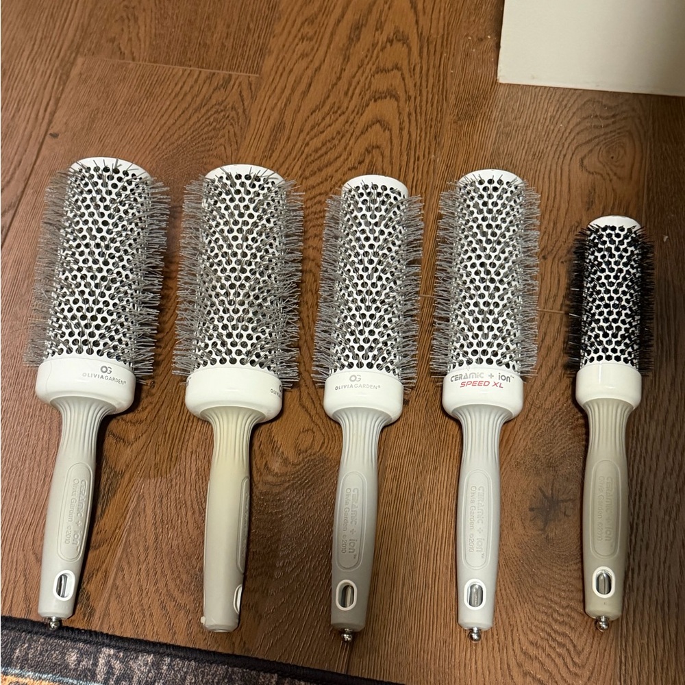 Spornette White and Gray Round Hair Brush Set